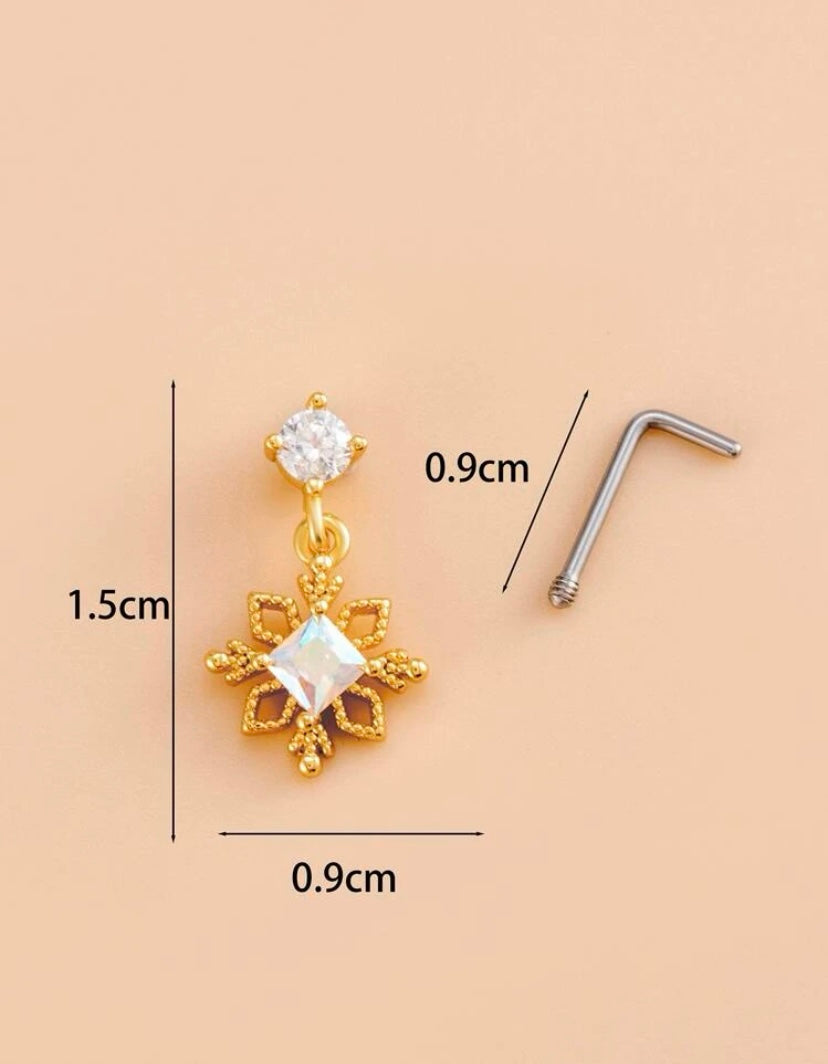Gold diamond shaped nose stud