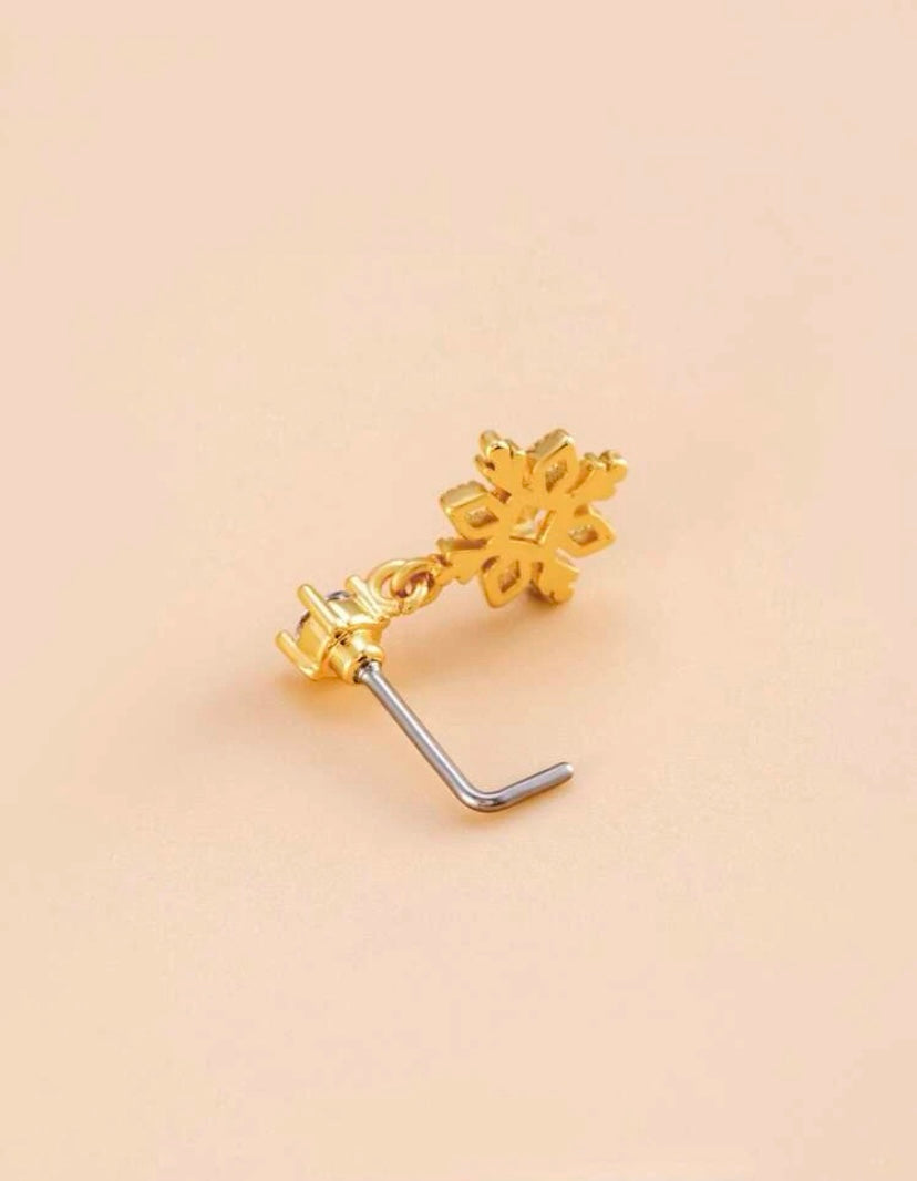 Gold diamond shaped nose stud